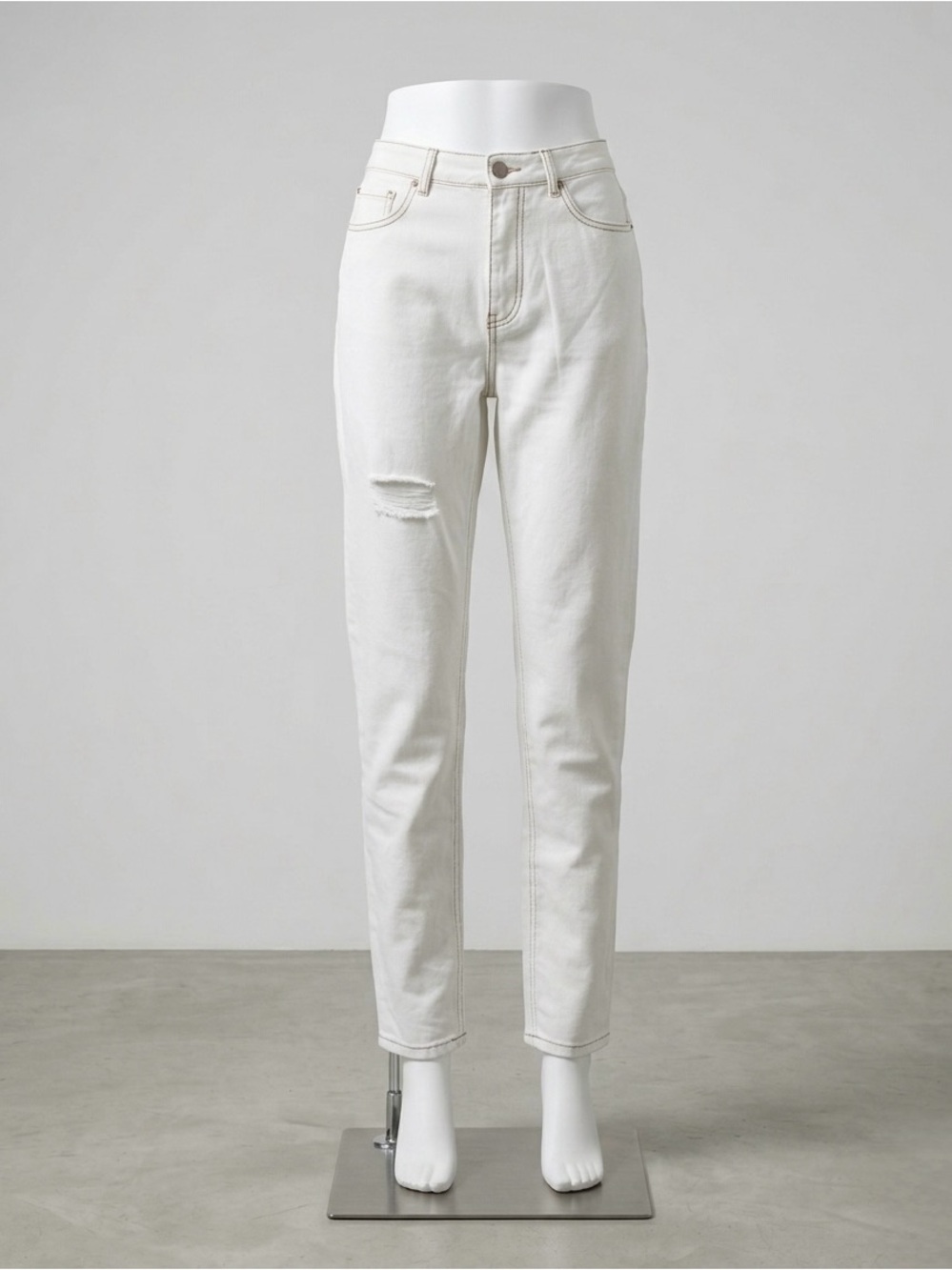 BDG Urban Outfitters White High-Waisted Distressed Straight Jeans - Size 30/31